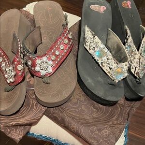 Justin Boots Black and Silver Flip Flops